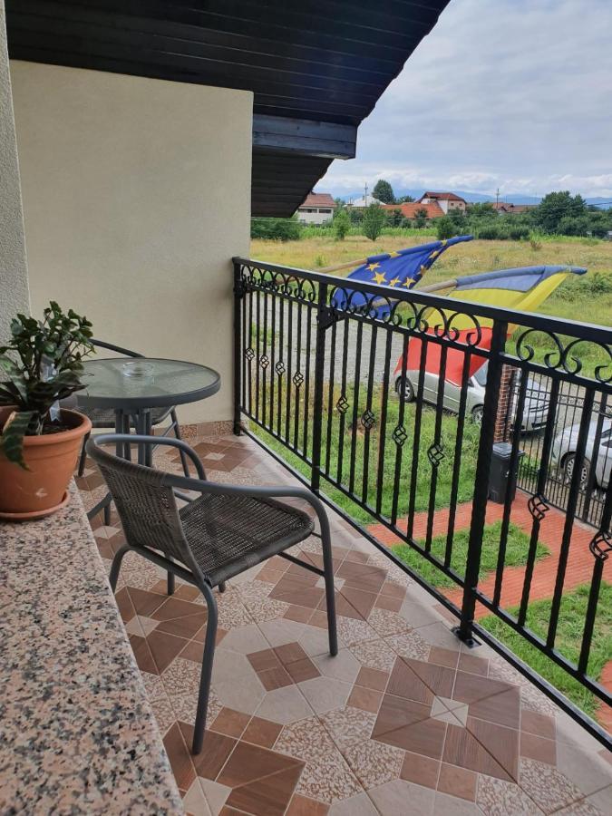 Casa Brancusiana Apartment ทาร์กู จิอู ภายนอก รูปภาพ