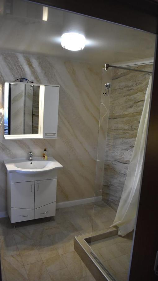 Casa Brancusiana Apartment ทาร์กู จิอู ภายนอก รูปภาพ