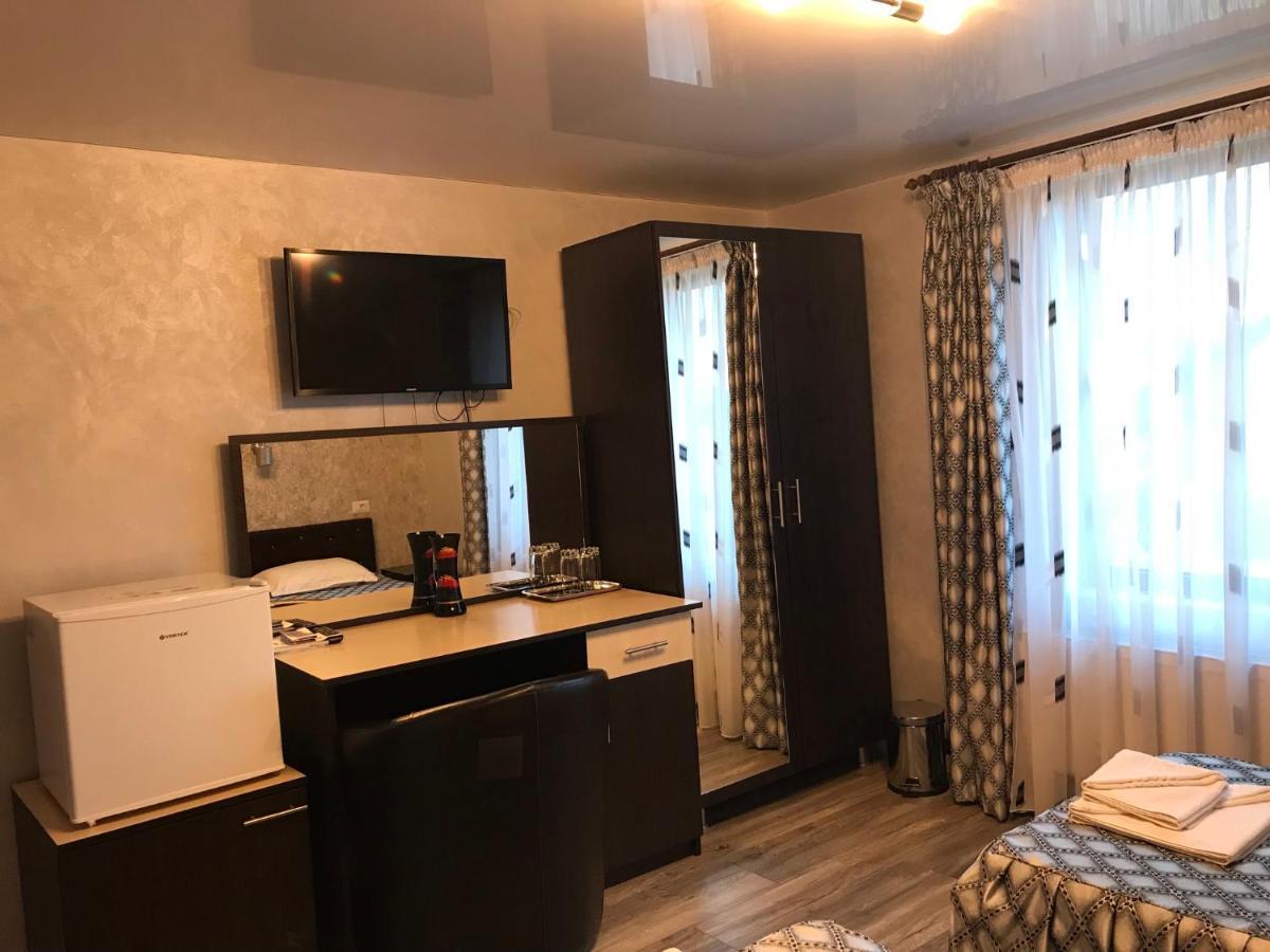 Casa Brancusiana Apartment ทาร์กู จิอู ภายนอก รูปภาพ